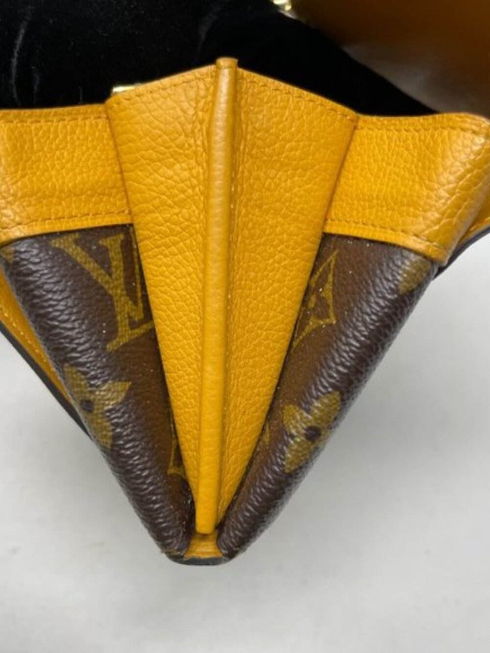 LOUIS VUITTON Monogram Elysee Long Wallet - Picture 5 of 10